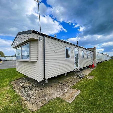 Great 6 Berth Caravan Nearby The Beach In Walton-On-The-Naze Ref 17181X Kültér fotó