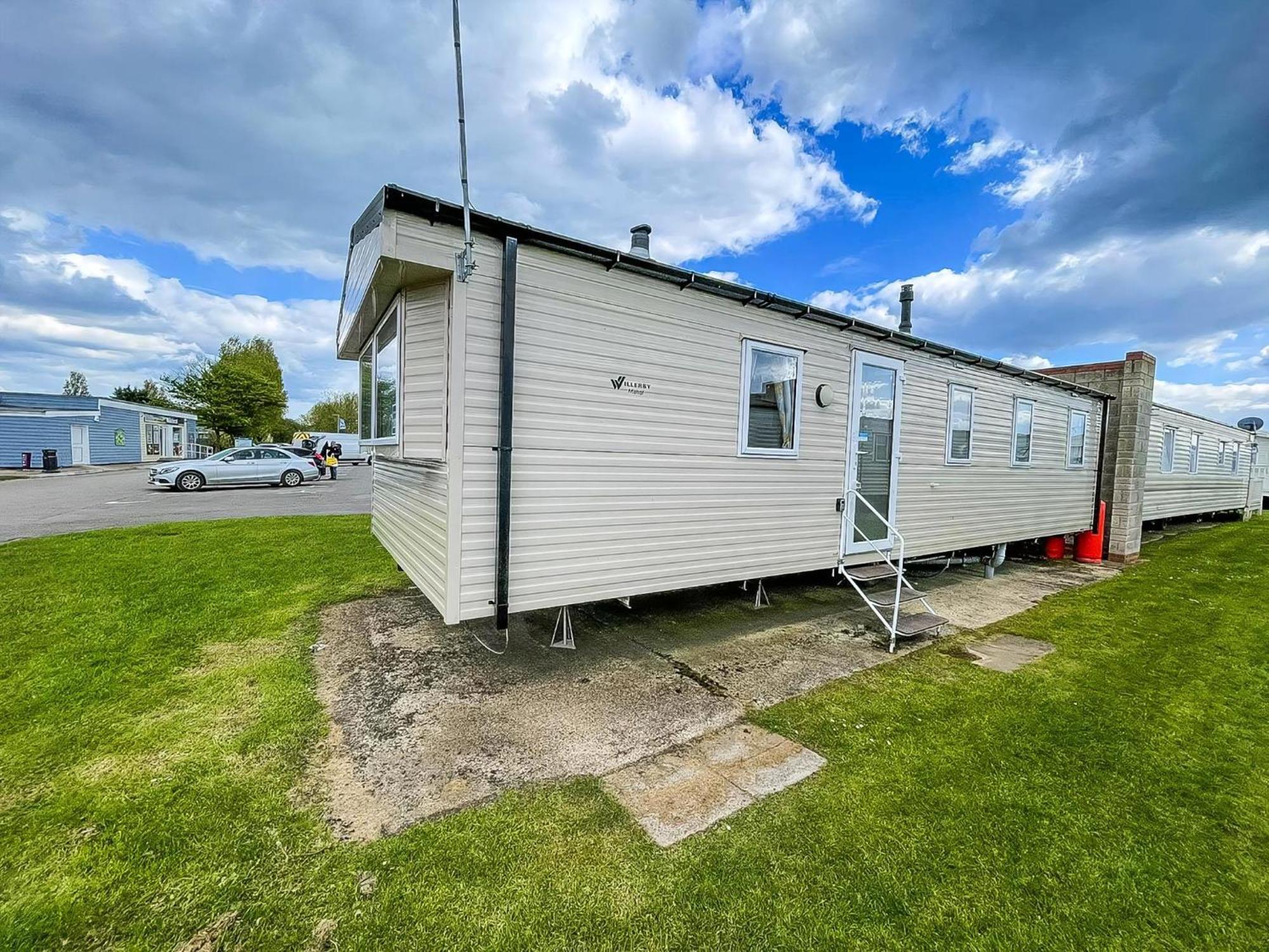 Great 6 Berth Caravan Nearby The Beach In Walton-On-The-Naze Ref 17181X Kültér fotó