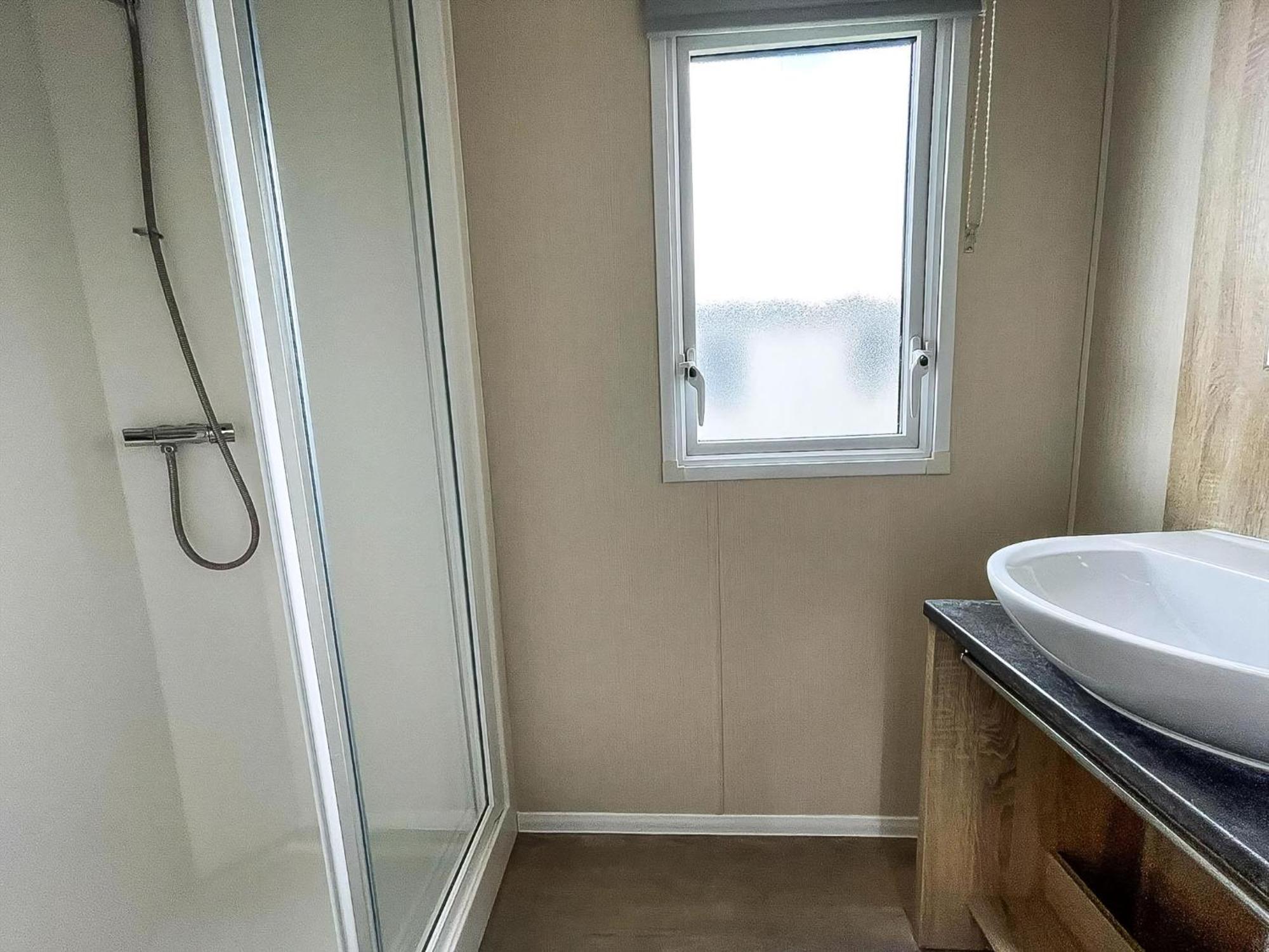 Great 6 Berth Caravan Nearby The Beach In Walton-On-The-Naze Ref 17181X Kültér fotó